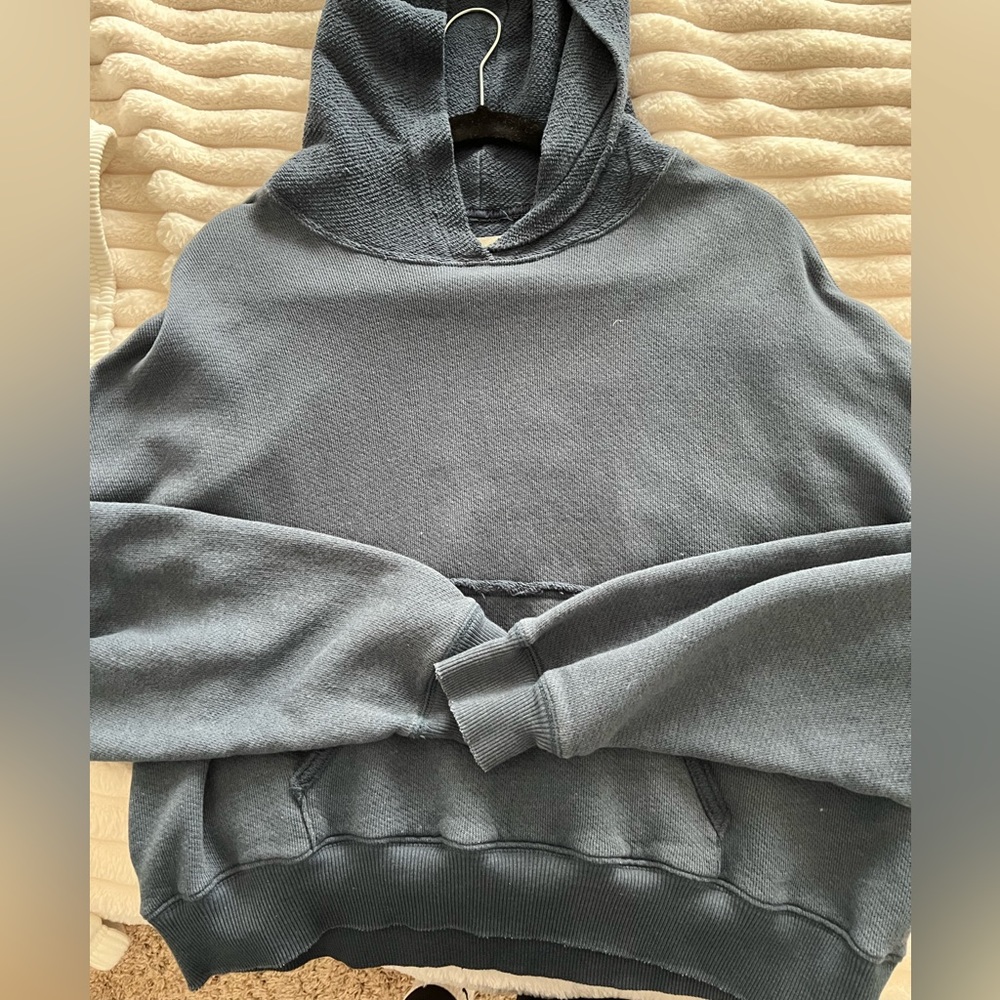 American Eagle cropped hoodie